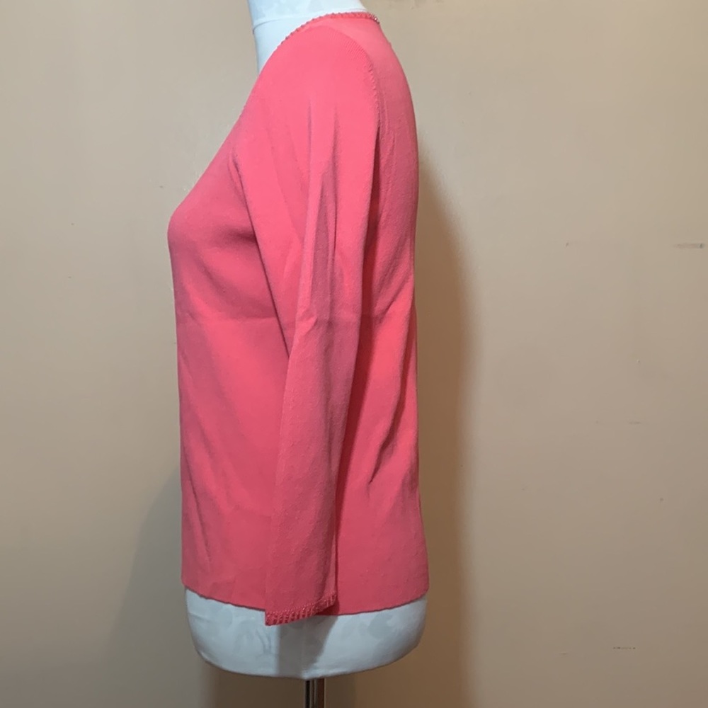 D T Ribbed V Neck Coral Beaded Trim 3/4 Sleeve Pullover - Picture 4 of 11